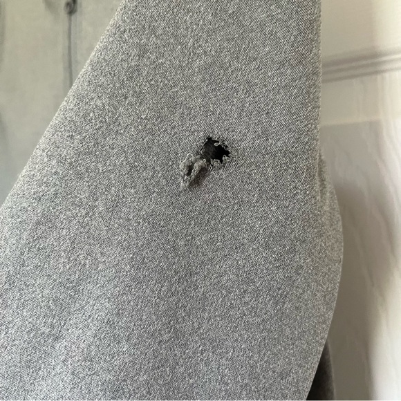 Under Armour Cold Gear Full Zip Collarless Jacket Pockets Gray Size Small FLAW - Picture 5 of 7